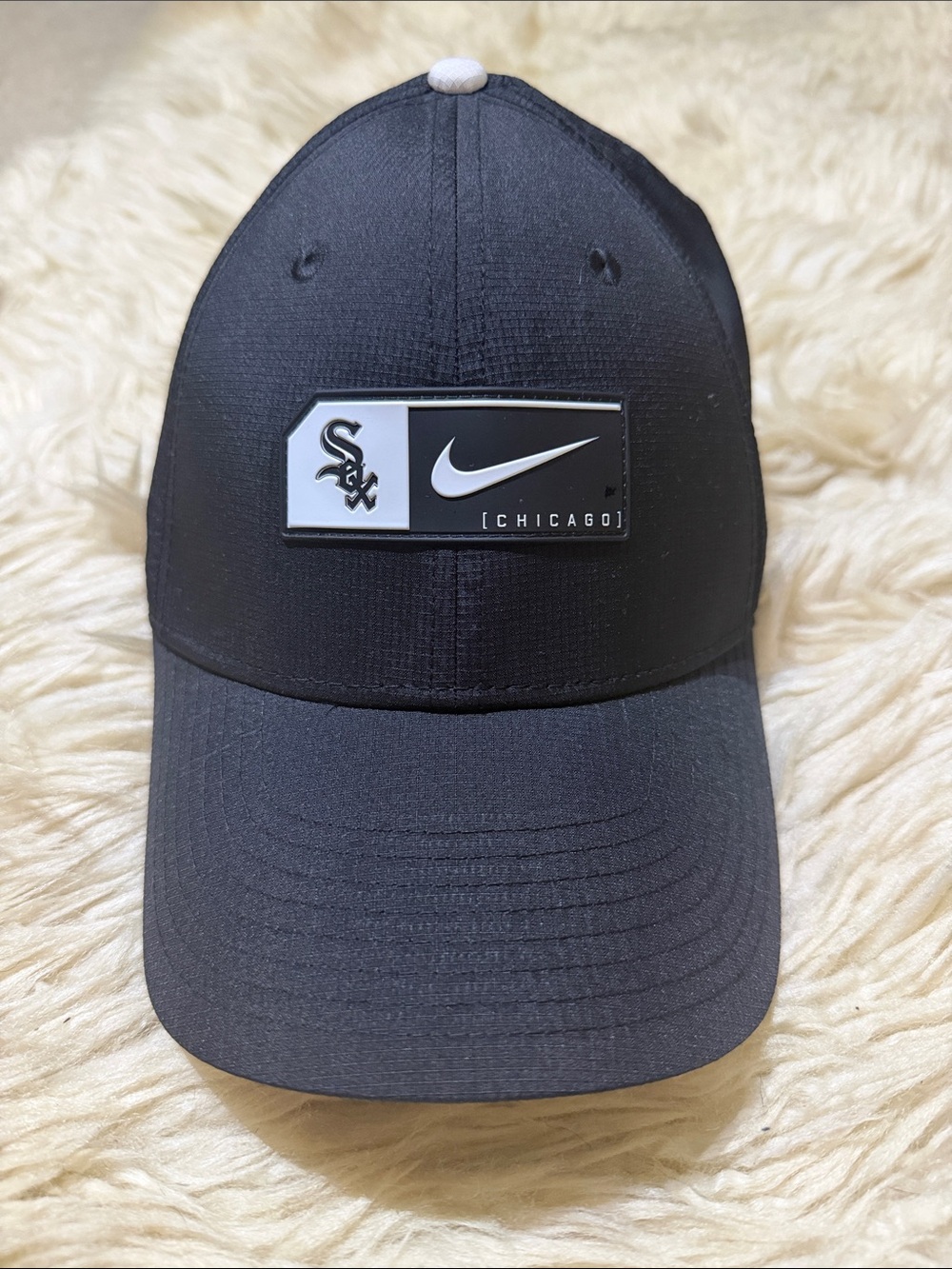 NWOT Nike Black & White Chicago Sox Logo Baseball Cap